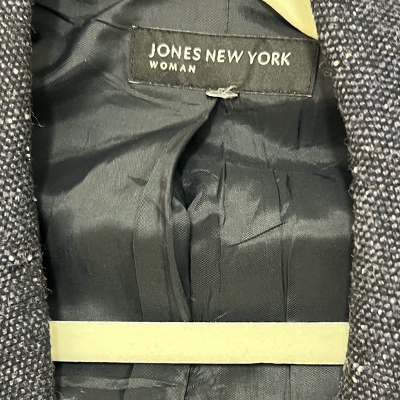 Blazer spring/fall.  Very good quality.  Very Good condition - Picture 2 of 5